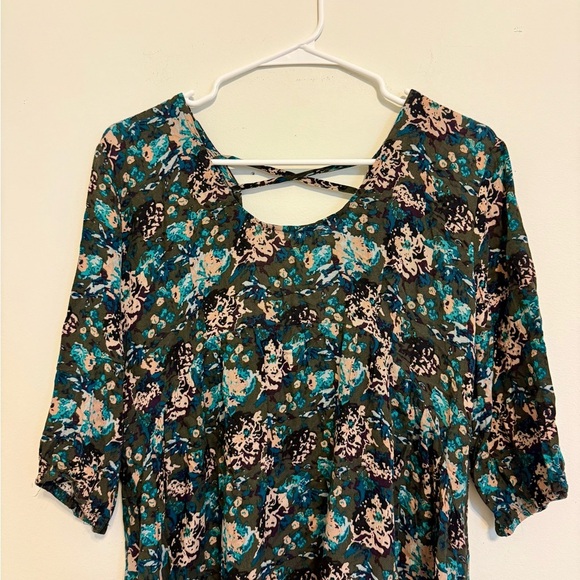 2/$25 Knot Sisters - Black Floral 3/4 Length Sleeve Blouse/Tunic - Picture 3 of 7